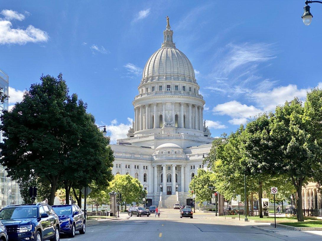 The exterior of the Wisconsin statehouse